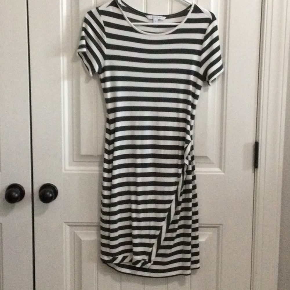 A stitch fix find size M green and cream stripped dress.